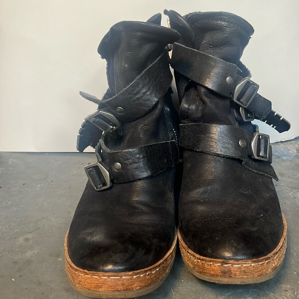A.S.98, size 39 (us 9) black leather ankle boots